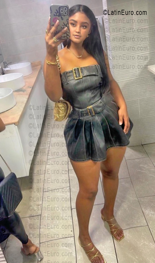 Date this charming Dominican Republic girl Yuli from Puerto Plata DO55664