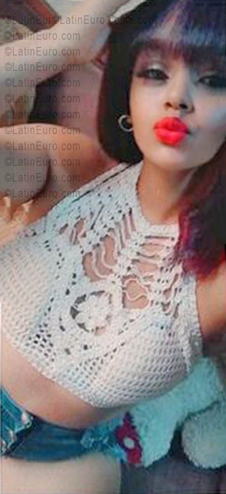 Date this athletic Dominican Republic girl Yudeny from Puerto Plata DO55827