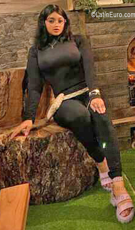 Date this fun Dominican Republic girl Daniela from Santo Domingo DO55901