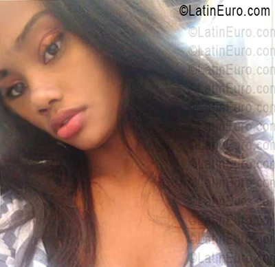Date this voluptuous Dominican Republic girl Leonela from Santo Domingo DO55908