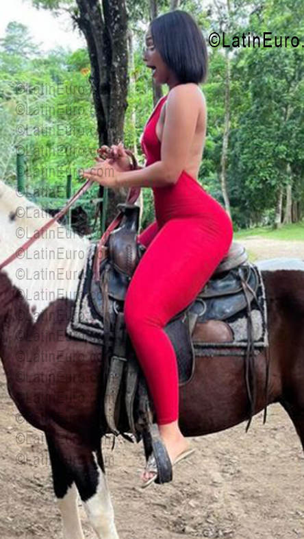Date this cute Dominican Republic girl Carolina from Azua DO55909