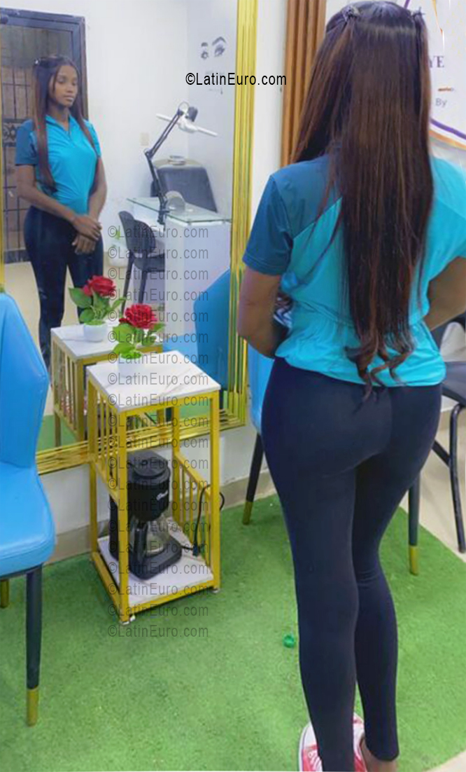 Date this young Dominican Republic girl Chik1994 from Santo Domingo DO55928