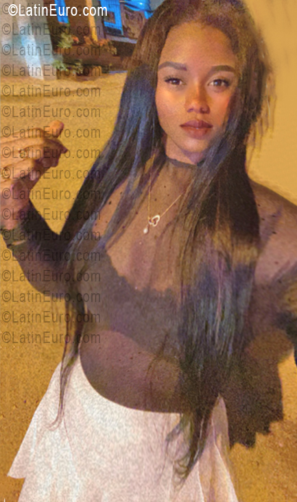 Date this delightful Dominican Republic girl Masiel from Santo Domingo DO55929