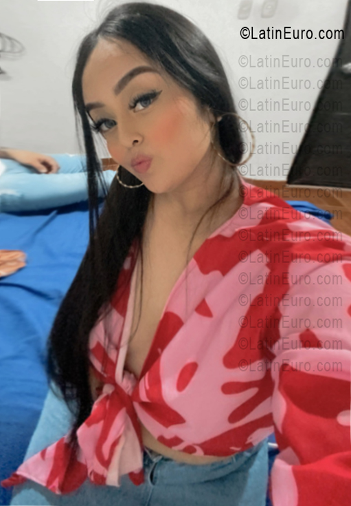 Date this stunning Colombia girl Estefany from Bucaramanga CO33632