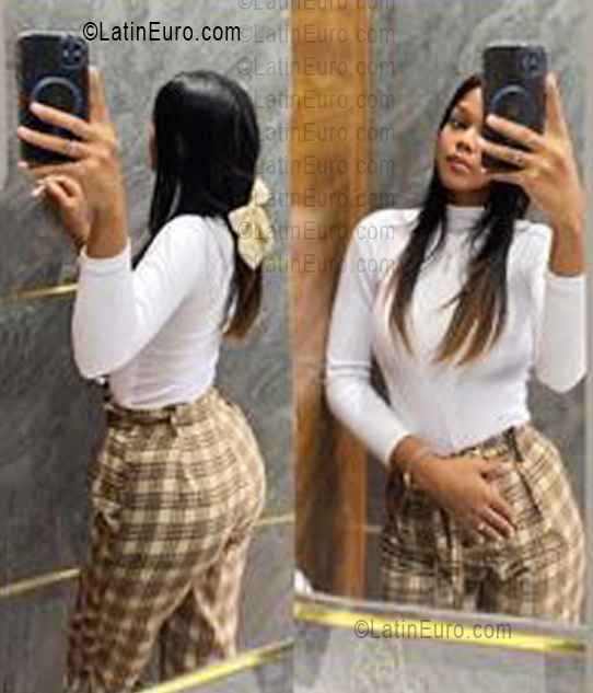 Date this sensual Dominican Republic girl Ange from Santo Domingo DO56057
