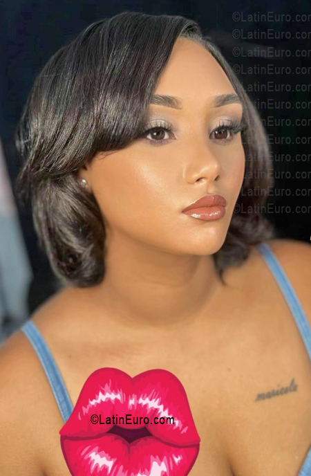 Date this happy Dominican Republic girl Maricela from Santo Domigo DO56095
