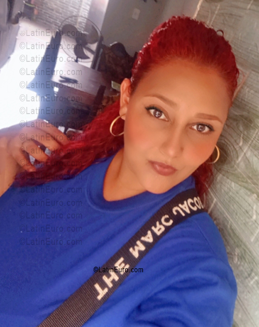 Date this beautiful Venezuela girl YORLENYS from Caracas VE5441