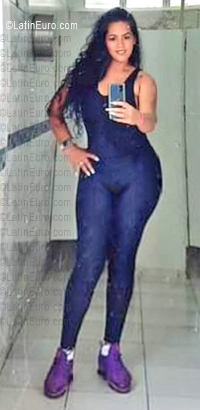 Date this gorgeous Venezuela girl Eliza from Caracas VE5468