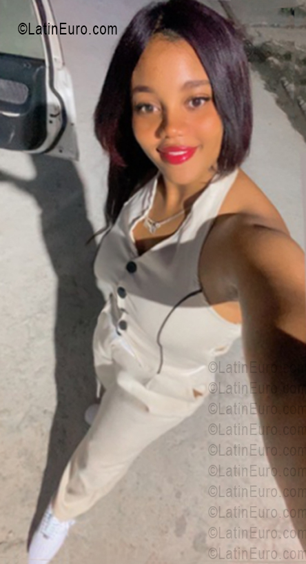 Date this hot Dominican Republic girl Crisnabel from Santo Domingo DO56265