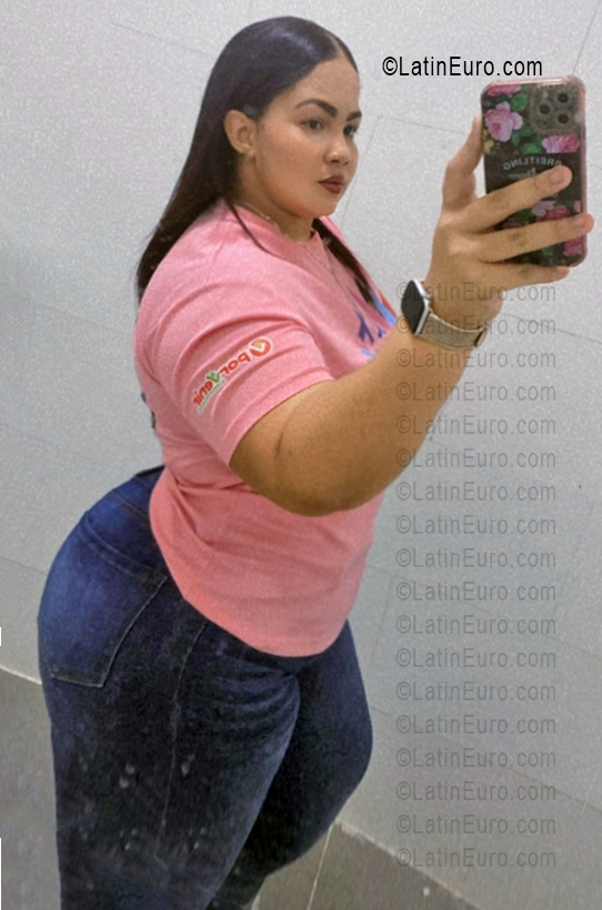 Date this attractive Dominican Republic girl Ingrid from San Francisco De Macoris DO56296