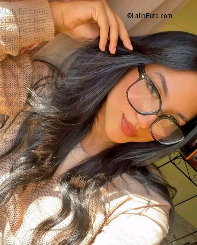 Date this pretty Venezuela girl Leonella velasquez from Maturin VE5595