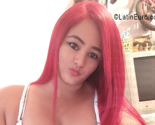 Date this hot Venezuela girl Bileidi from Valencia VE5625