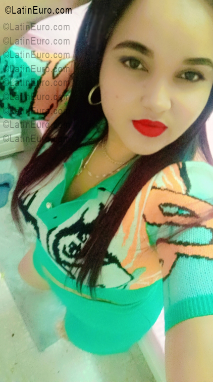 Date this pretty Dominican Republic girl Isamar from Santiago DO56361