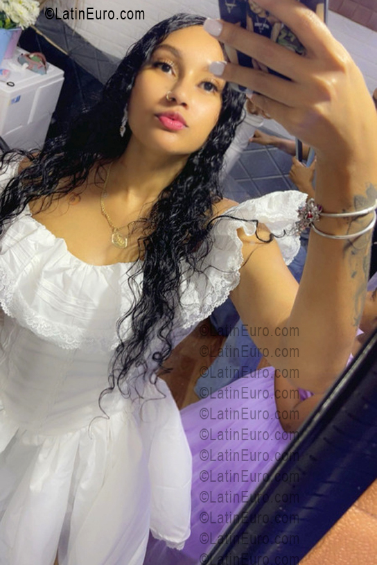 Date this hot Dominican Republic girl Nefertari from San Cristobal DO56364
