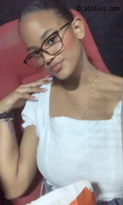 Date this beautiful Dominican Republic girl Amaia from Santo Domingo DO56372