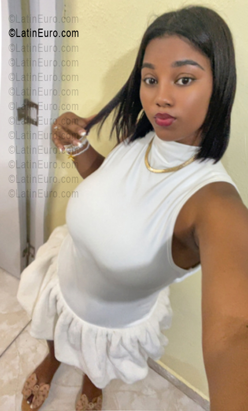 Date this beautiful Dominican Republic girl Cynthia from La Romana DO56377