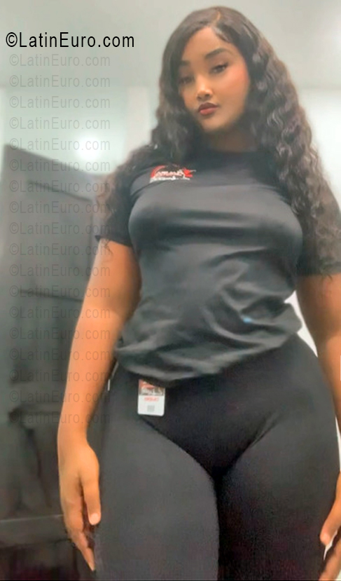Date this voluptuous Dominican Republic girl Kamil from Punta Cana DO56383