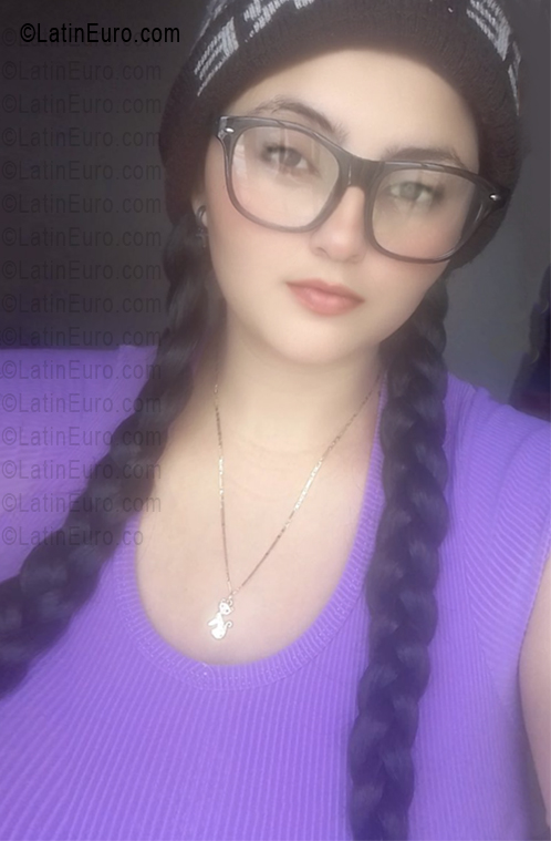 Date this gorgeous Colombia girl Gevashi from Bogota CO33741