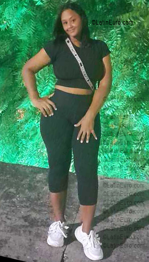 Date this sensual Colombia girl Leonela from Cartagena CO33748