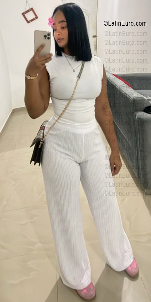 Date this young Dominican Republic girl Nicole from San Juan DO56452