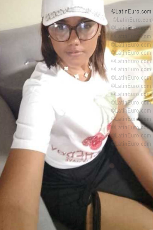 Date this beautiful Dominican Republic girl Mary from Santo Domingo DO56469