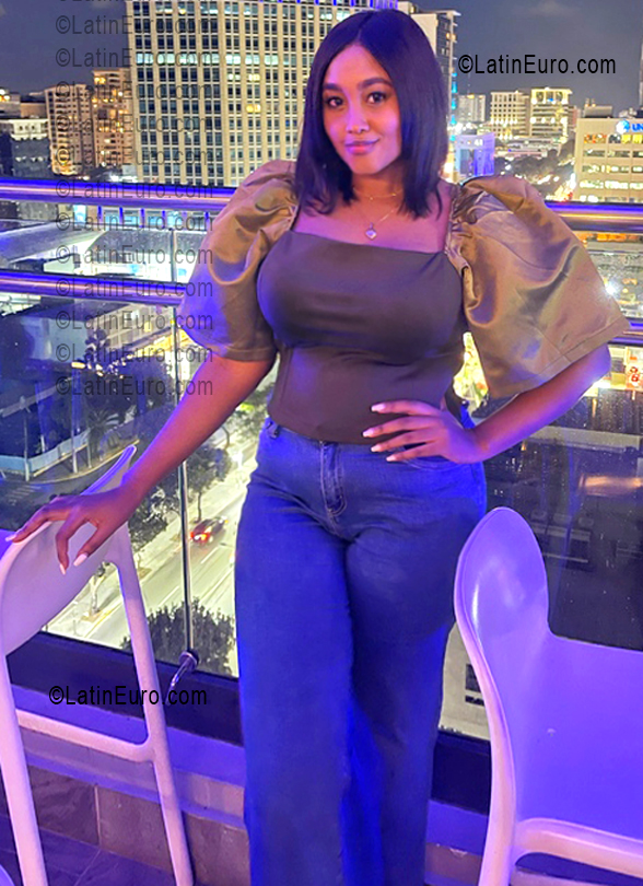 Date this nice looking Dominican Republic girl Beny from Santo Domingo DO56496