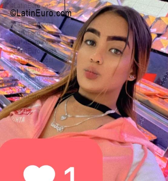 Date this sensual Dominican Republic girl Stephanie from Santo Domingo DO56511