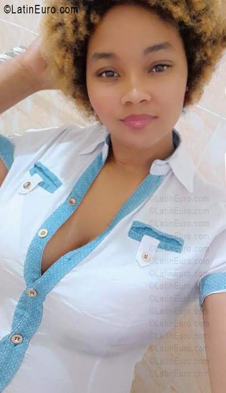 Date this good-looking Dominican Republic girl Elianny from Santiago DO56521