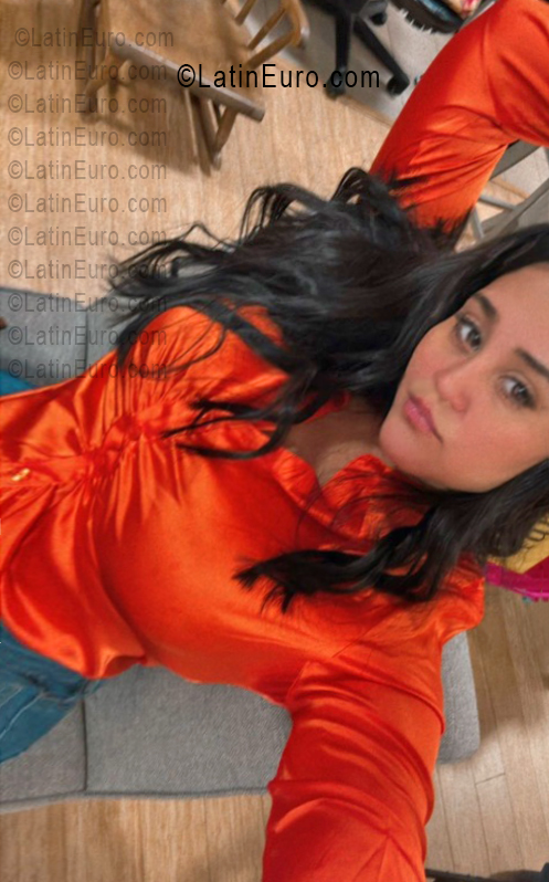 Date this good-looking Dominican Republic girl Elizabeth from Santo Domingo DO56535