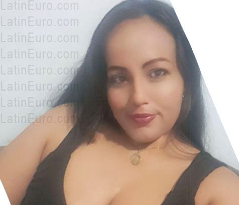 Date this sultry Colombia girl Sandra from Cali CO33781