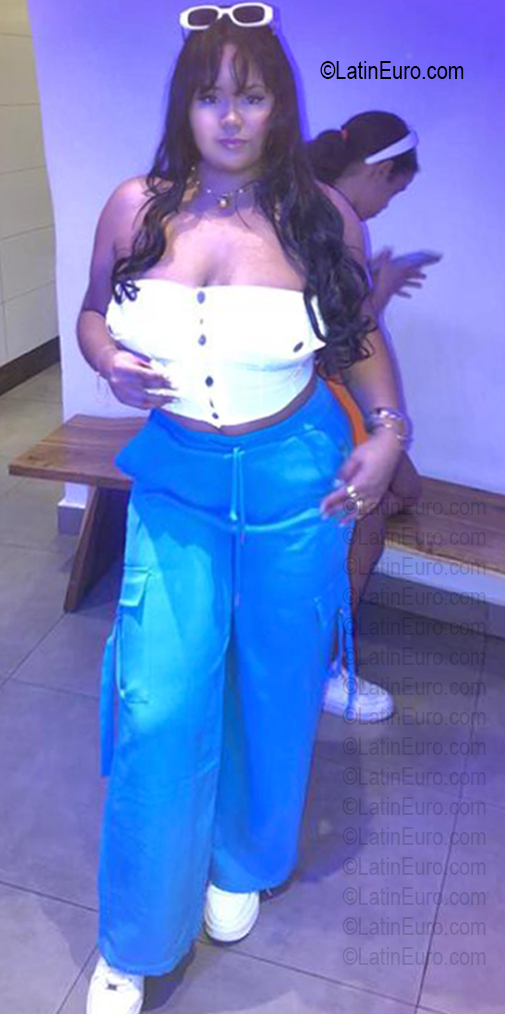 Date this charming Dominican Republic girl Sashy from Santo Domingo DO56674