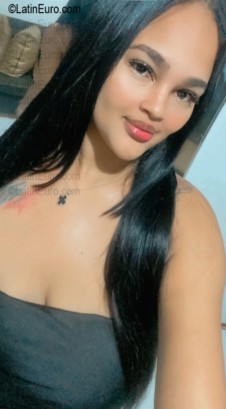 Date this charming Dominican Republic girl Yennifer from Santo Domingo DO56686