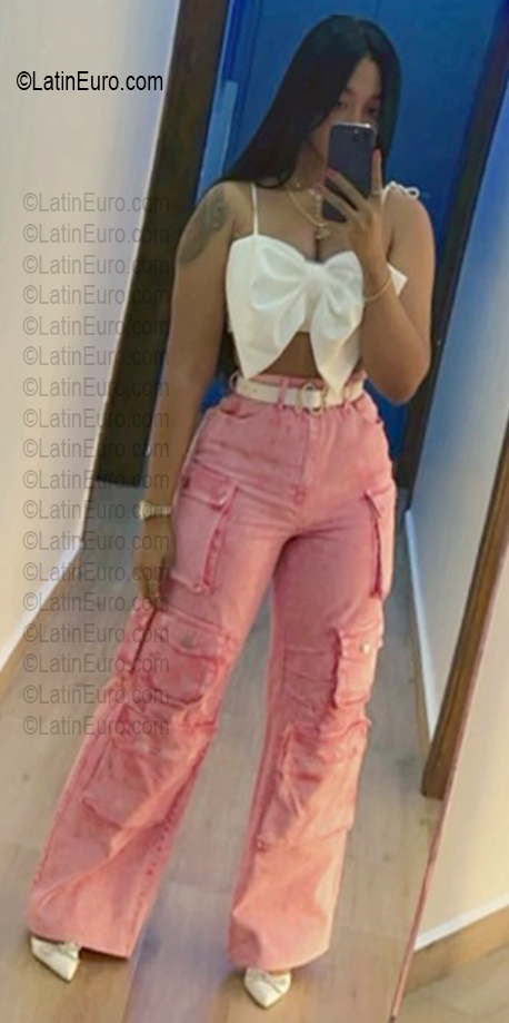 Date this exotic Dominican Republic girl Anyelins from Santo Domingo DO56721