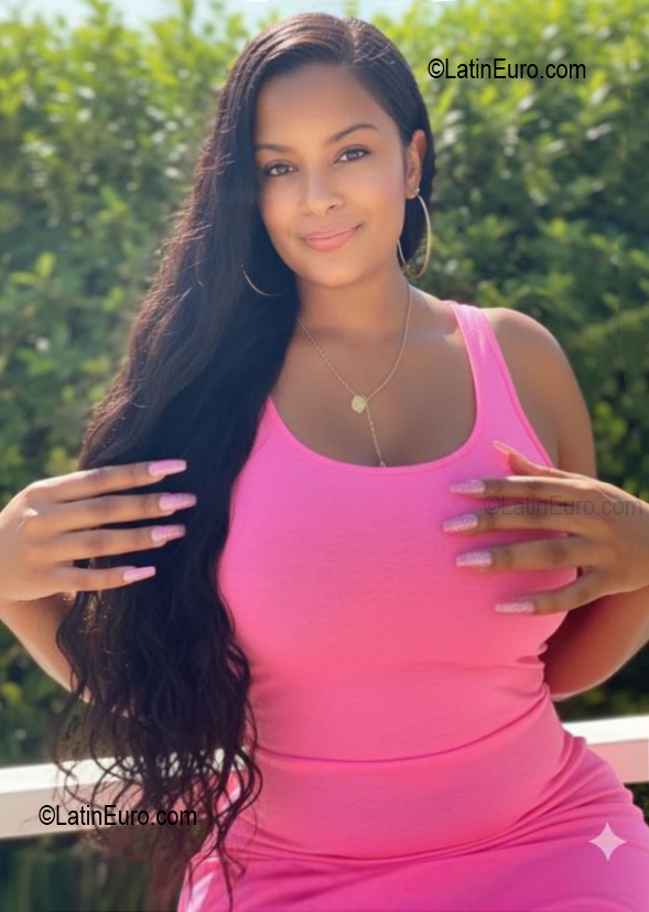 Date this nice looking Dominican Republic girl Rafelina from Puerto Plata DO56733