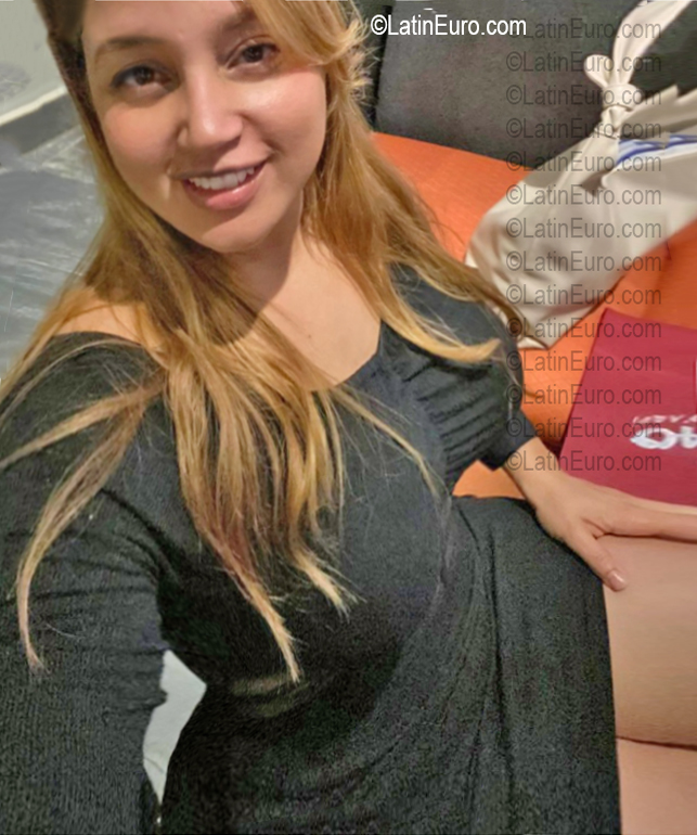 Date this gorgeous Dominican Republic girl Keila from Santo Domingo DO56752