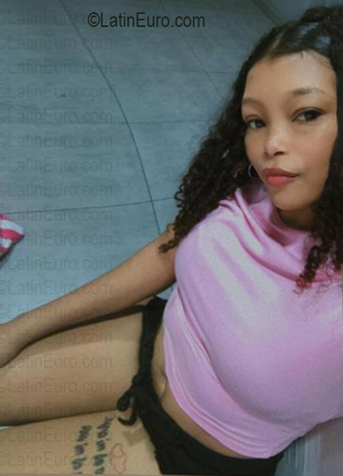 Date this attractive Honduras girl Damaris from La Ceiba HN3015