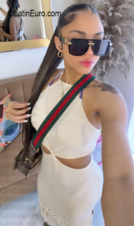 Date this stunning Dominican Republic girl Raysa from Santo Domingo DO56763