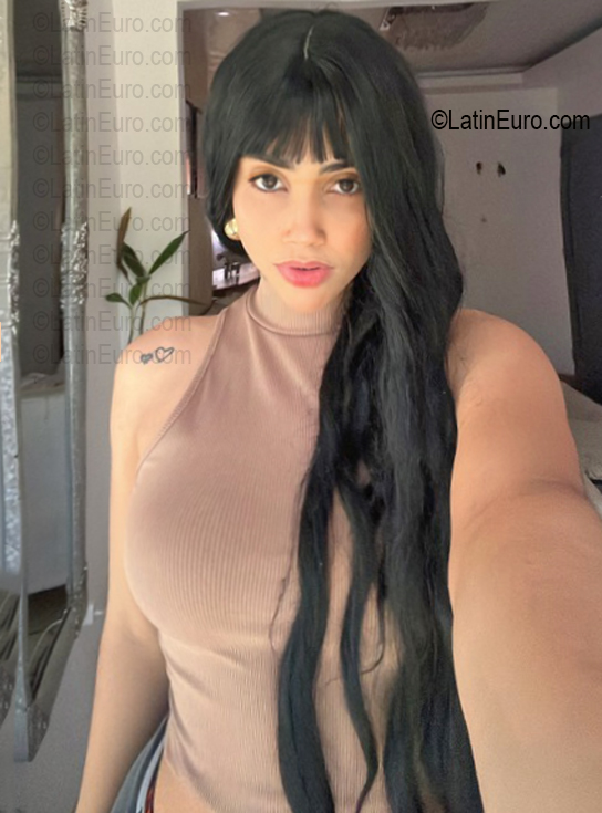 Date this foxy Dominican Republic girl Dulce from Santo Domingo DO56764