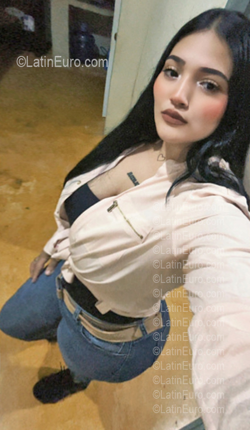 Date this nice looking Dominican Republic girl Estrella from Santiago DO56834