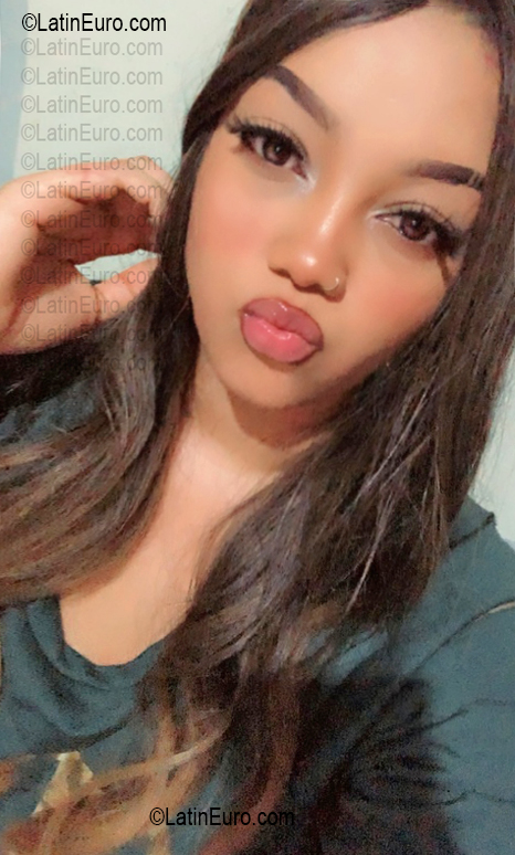 Date this lovely Dominican Republic girl Samanta Paola from Santo Domingo DO56844