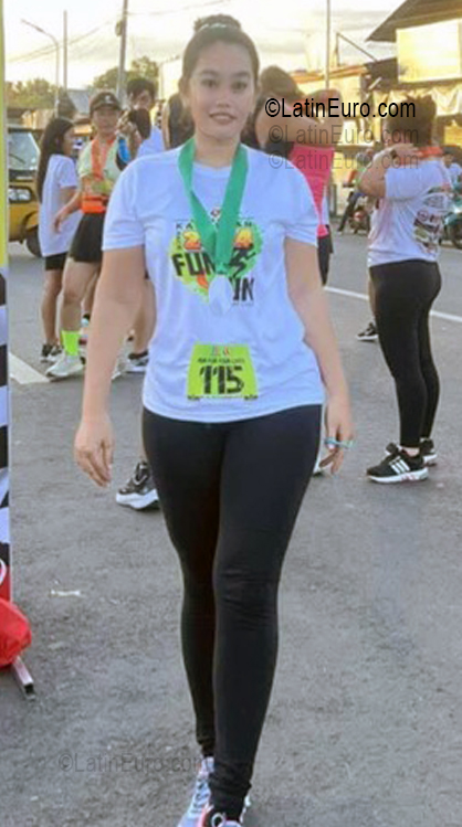 Date this voluptuous Philippines girl Jeanivie from Ozamis City PH1097