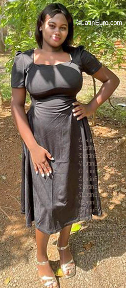 Date this voluptuous Dominican Republic girl Nelly from Santo Domingo DO56965