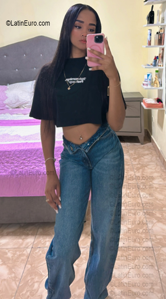 Date this exotic Dominican Republic girl Julia from Santo Domingo DO56978