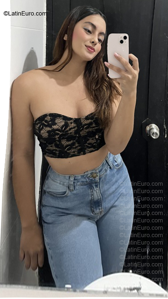 Date this attractive Colombia girl Paula Andrea from Santa Marta CO33888