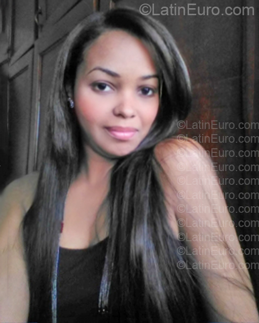 Date this tall Dominican Republic girl Ivy from Santo Domingo DO57152
