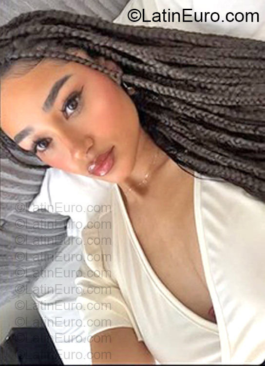 Date this exotic Dominican Republic girl Kisbe from Santo Domingo DO57173