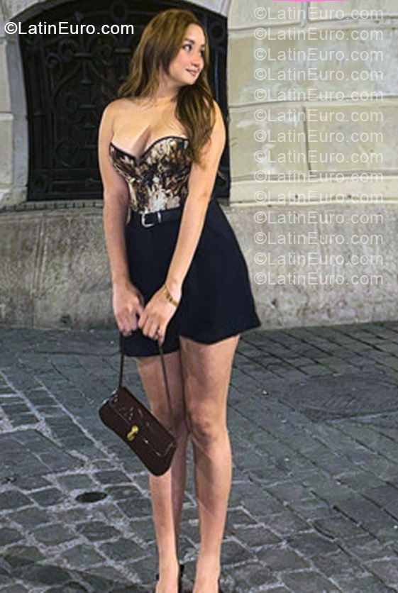 Date this gorgeous Spain girl Karolayne from Madrid ES964