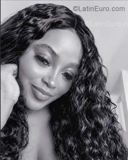 Date this athletic Spain girl Johanna from Madrid ES965