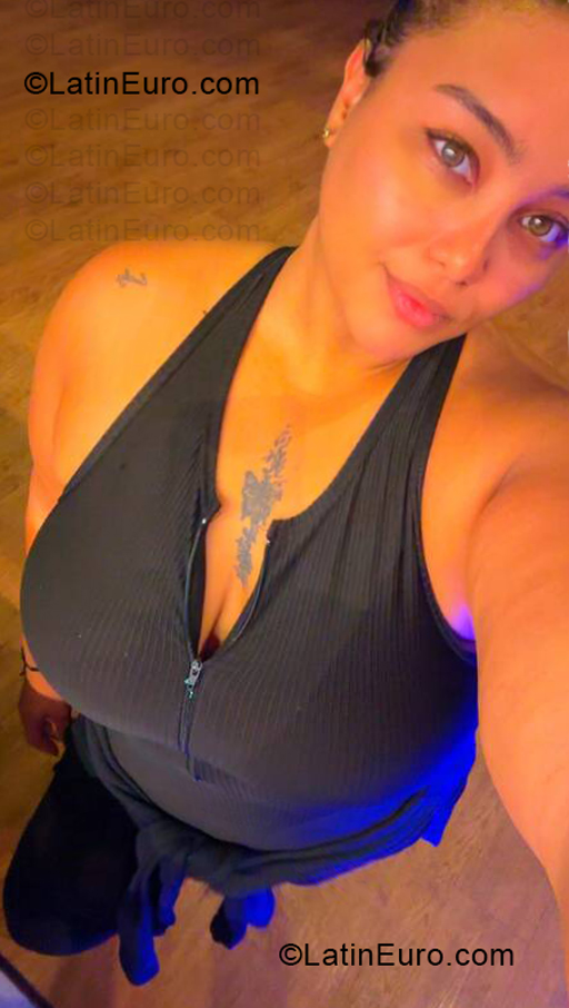Date this funny United States girl Jael from Miami US25806