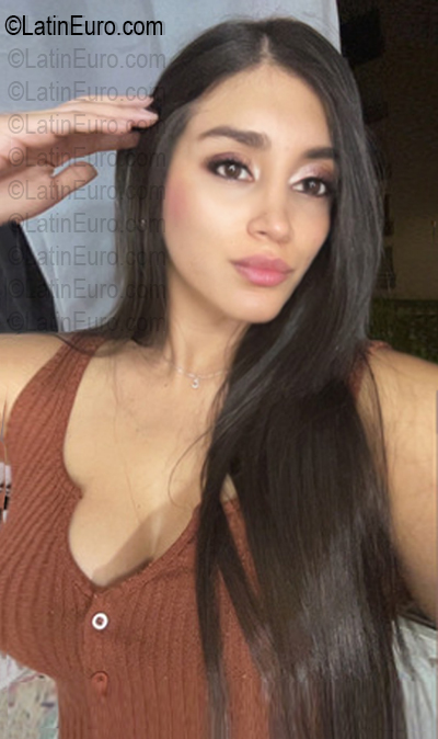 Date this young Colombia girl Pau from Cali CO33909